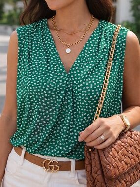Chaus Green Polka Dot Sleeveless‎ V-Neck Camisole size M